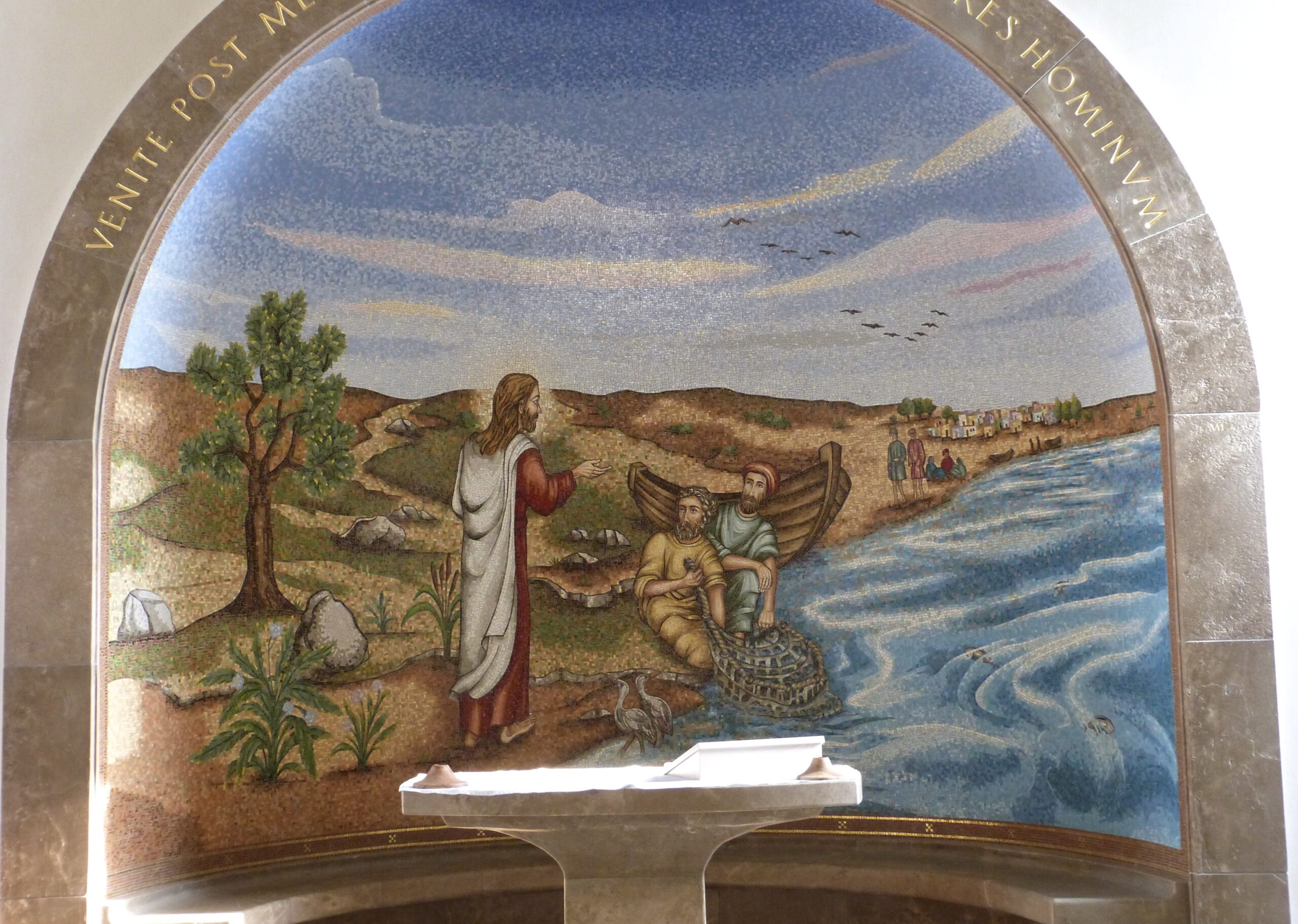 Jesus-calling-fishermen-to-be-disciples-mosaic-in-Magdala-church-Seetheholyland.net_